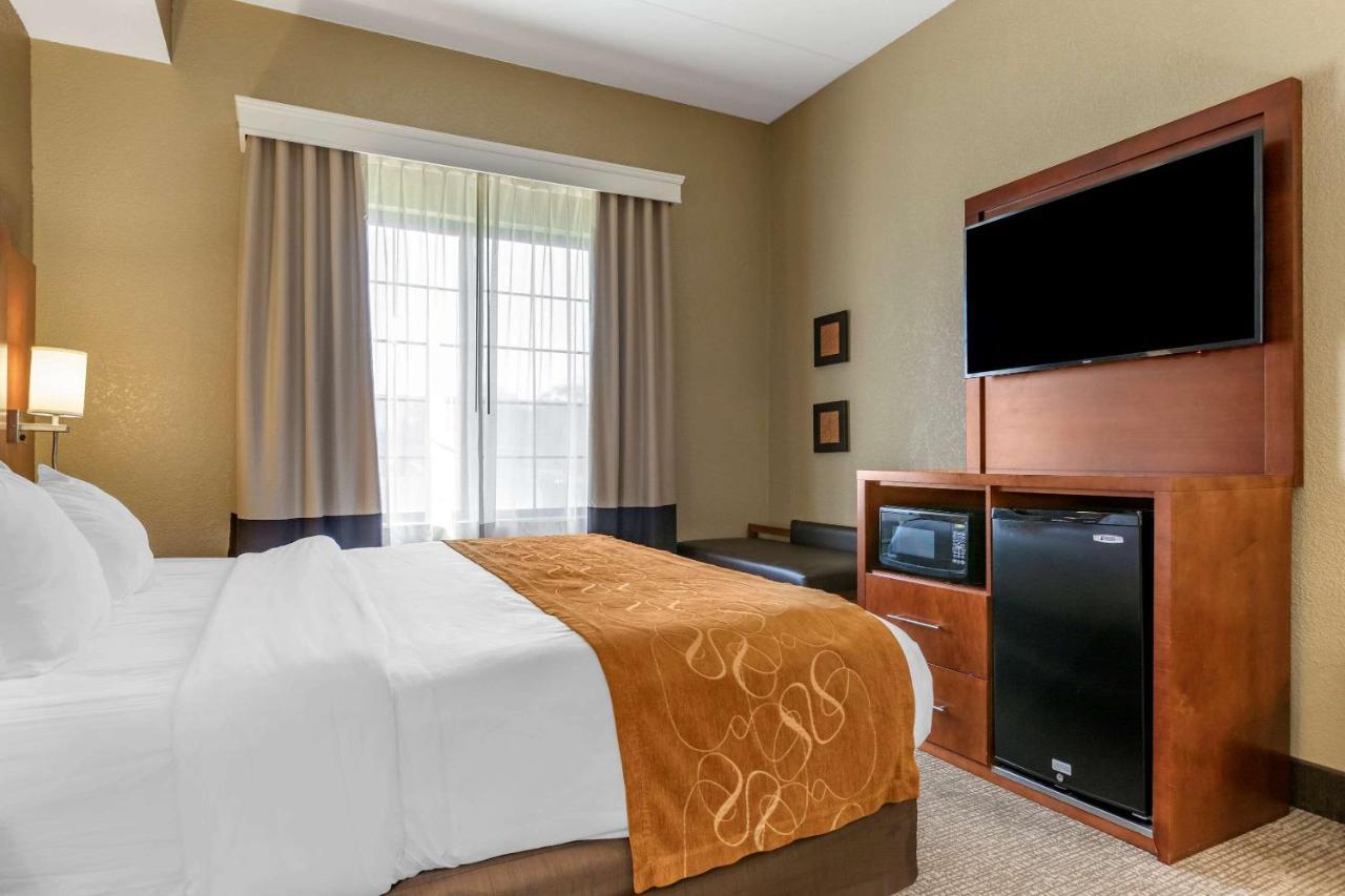 Comfort Suites Grand Rapids South Kentwood Exterior photo