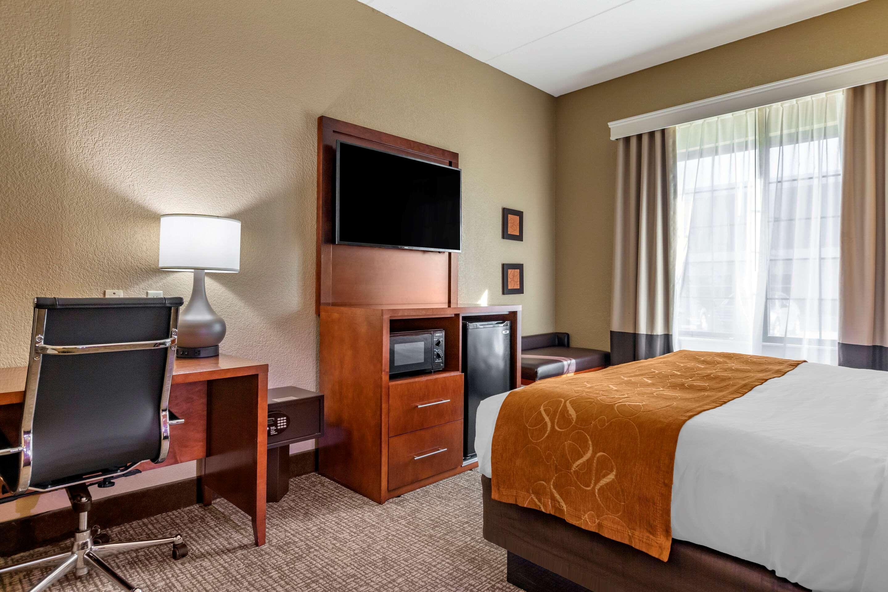 Comfort Suites Grand Rapids South Kentwood Exterior photo