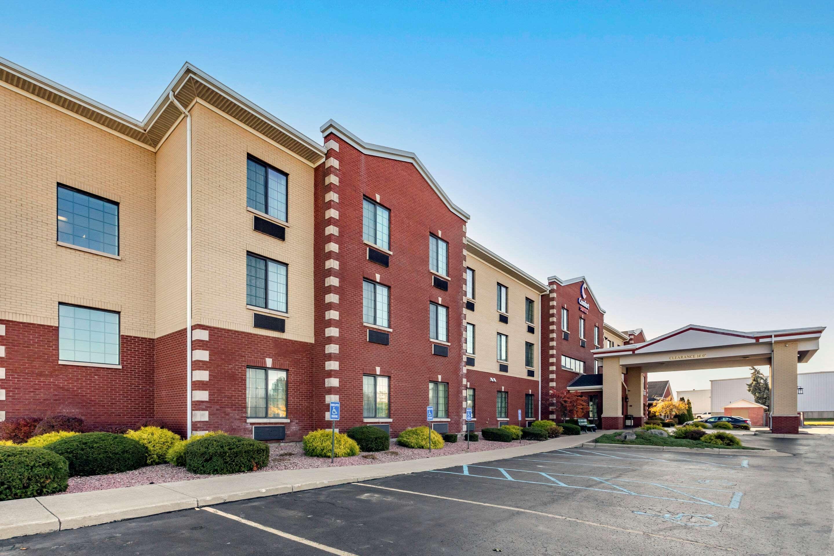 Comfort Suites Grand Rapids South Kentwood Exterior photo